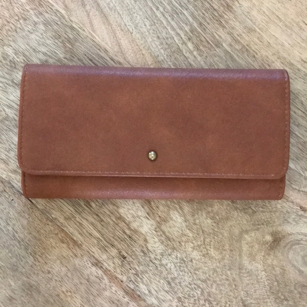Universal Thread Trifold Wallet